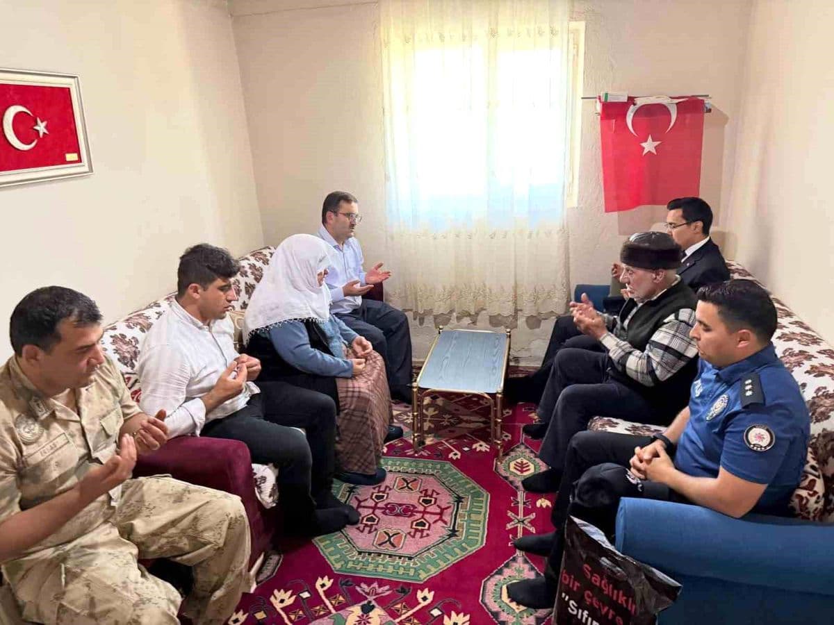 Akyaka'da şehit aileleri ve gazilere ziyaret